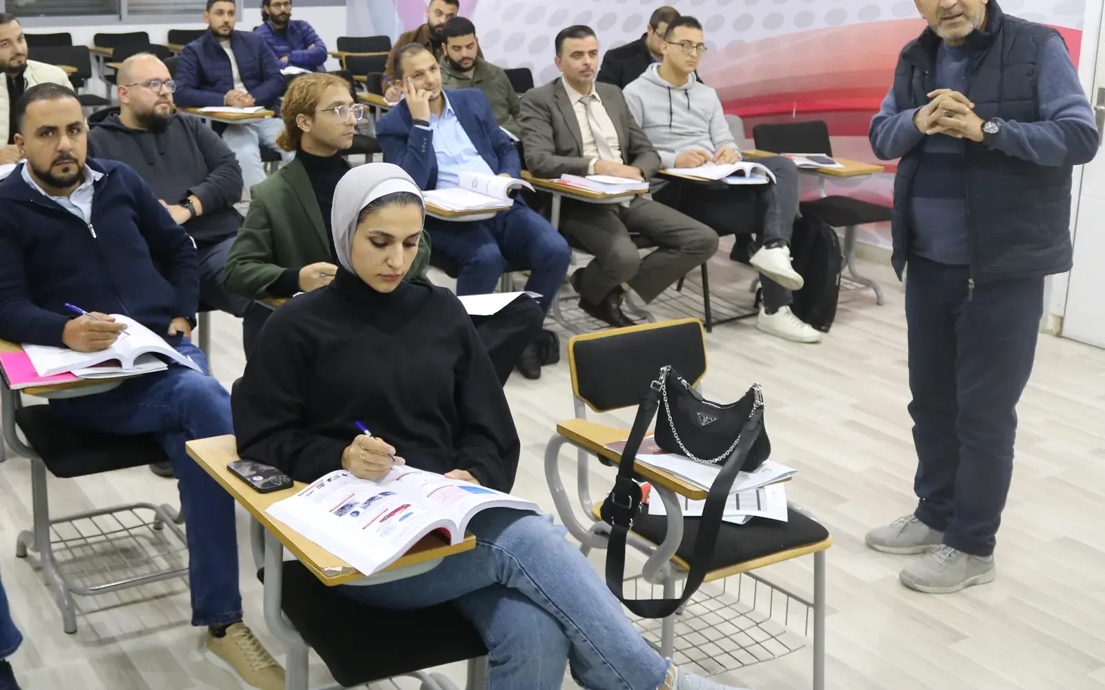 محاضرة JCPA حضورية في مقر صرح العالمية