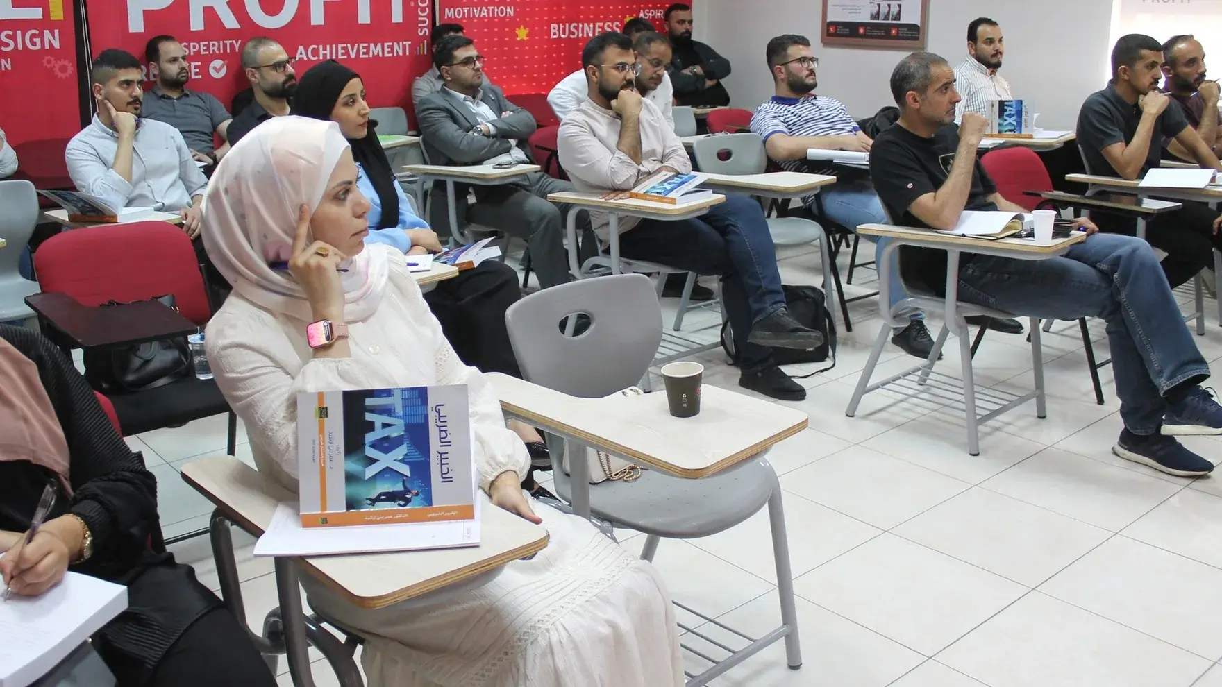 محاضرة الخبير الضريبي حضورية في مقر صرح العالمية